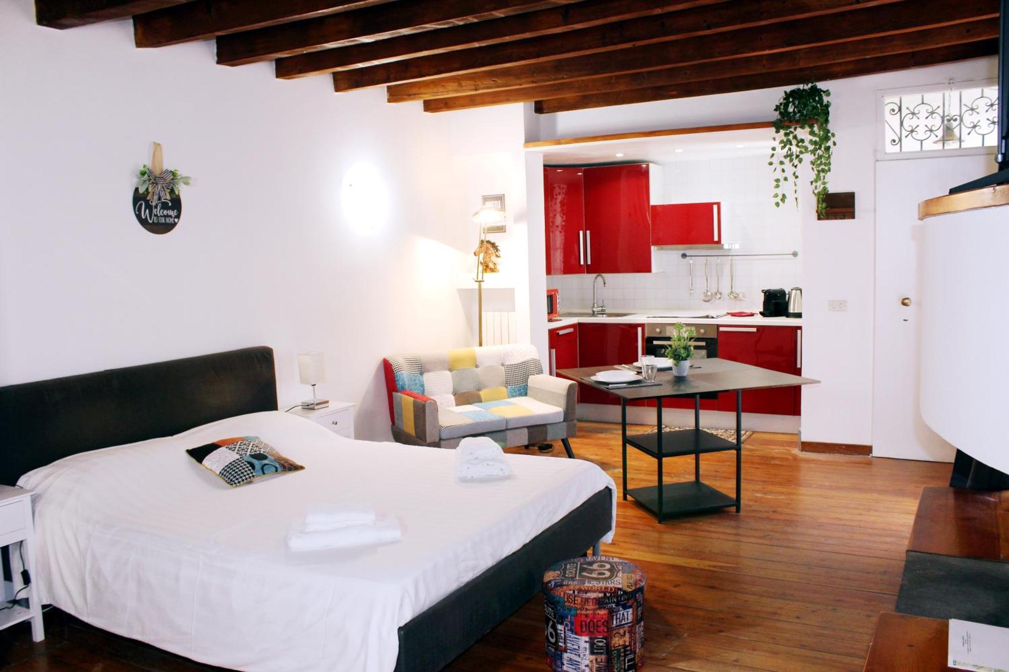 Apartment Hbhall Navigli 2 Mailand
